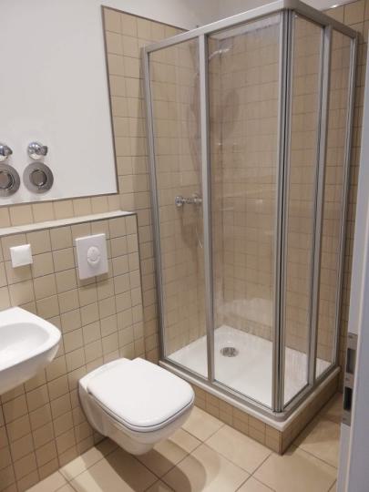 2 rooms office with roof terrace - 47 qm right