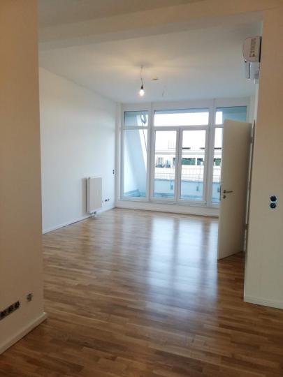 Prestigious commercial property with air conditioning and roof terrace Office/practice rooms 