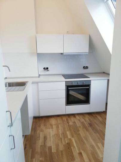 Prestigious commercial property with air conditioning and roof terrace Office/practice rooms 