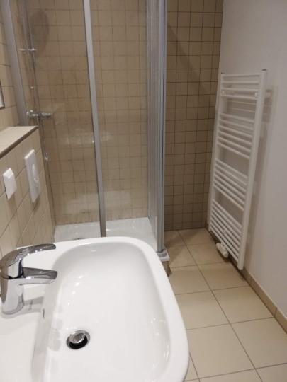 2 rooms office with roof terrace - 47 qm right