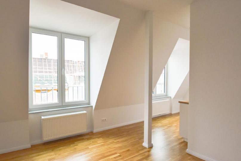 1 Zimmer Wohnung im Dachgeschoss - 33 qm rechts